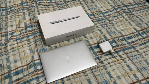 Macbook Air 11  2012 Intel Core I7 / 8gb Ram / 256gb Ssd