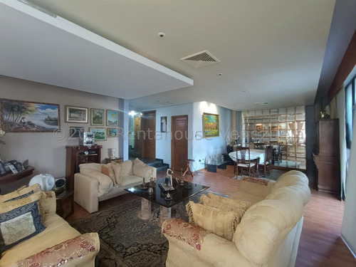 Jip 25-13717. Rent-a-house Vende Hermoso Penthouse De 3 Niveles Y 518.72mts2, Con Terraza De 142.9 Mts2. En La Zona Norte De Maracay. Urb. El Bosque - Imagen 3