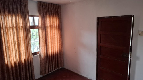 Se Alquila Habitación Solo Peruanos - Imagen 2