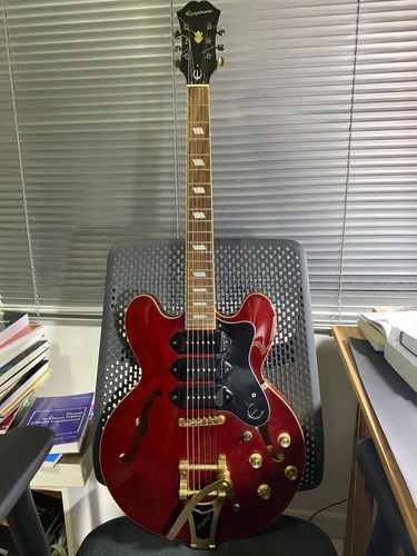 Guitarra EpiPhone Rivieira Custom P93