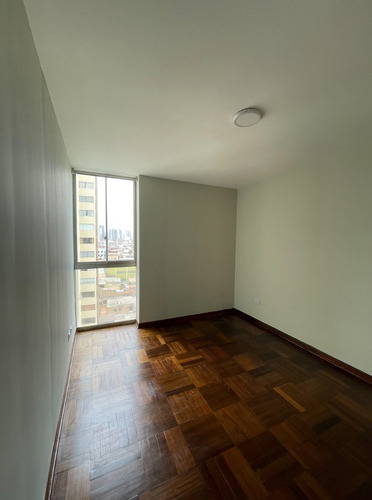 Alquiler De Departamento (piso 10) Y Estacionamiento - Imagen 4