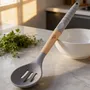 Cuchara Ranurada Silicona 33cm Mango Madera Pastas Salsas Beige