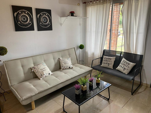 Casa En Venta - 2 Dormitorios 1 Baño - Cochera - 420mts2 - Mar Del Plata
