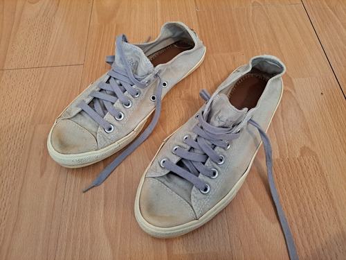 Zapatillas Converse Gris. Talle 42. Plantilla 27cm.