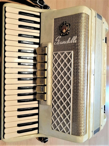 Acordeon Scandalli 120 Branco Pérola 7x2 Série Ouro 8,6 Kg