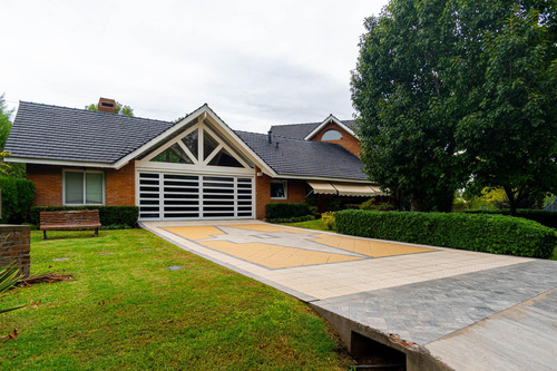 Casa En Venta En Club De Campo Pueyrredon - Imagen 3