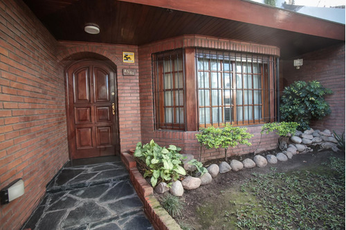 Casa En Venta En Villa Pueyrredón.
