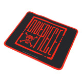 Mouse Pad Tapete One Piece Impermeable Anti-derrapante Color Negro Diseño Impreso Letras