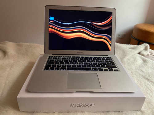 Apple Macbook Air Core I5 A4 2015.