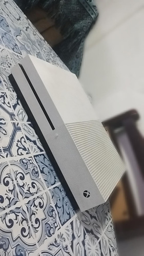 Xbox One S 1t Semi-novo Com Somente Um Controle 