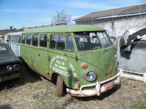 VW KOMBI CORUJINHA P/ RESTAURAR ESTRUTURA BOA SEM MOTOR