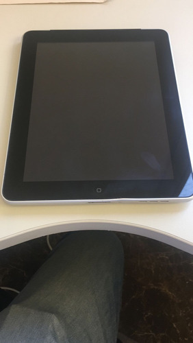 iPad  Apple  1st Generation 2010 A1337 Con Red Móvil 