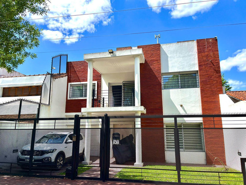 Imponente Casa De Categoria En Venta!!! - Imagen 2
