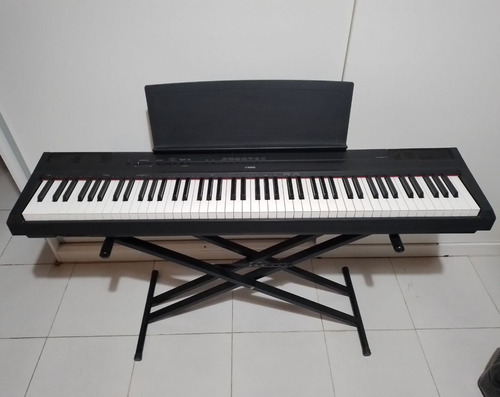 Piano Yamaha P115 B + Soporte + Banqueta + Pedal + Fuente