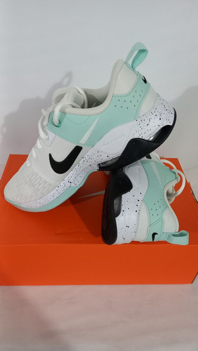 Nike Dama Air Zoom Bella Talla 6