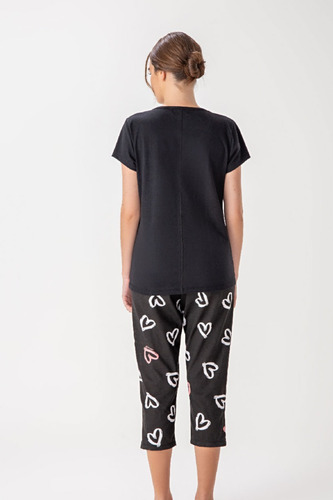 Pijama Mujer Remera Con Capri Estamapa Corazones Negro