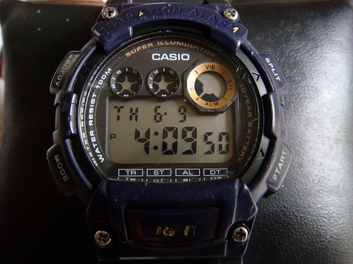 Resistente Reloj Casio W-735h Luz Blanca Soc