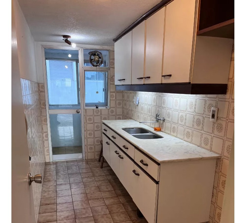 Hermoso Apartamento En Tres Cruces. Av 8 De Octubre Y Bv Artigas. A Mts De Terminal Tres Cruces. Piso 13 Al Frente. - Imagen 2