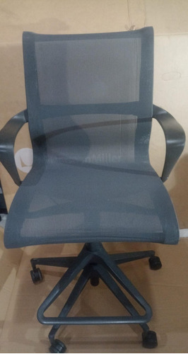 Cadeira Herman Miller Setu Bancada