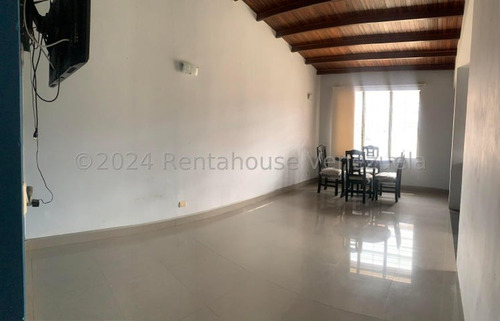 Maria Luisa Mendoza Vende Hermosa Y Acogedora Casa Moderna En Urbanización Privada De Cabudare Con Todos Los Servicios Basicos Rodeada De Bellas Areas Verdes Visitala 2 5 5 4 9 4 - Imagen 4