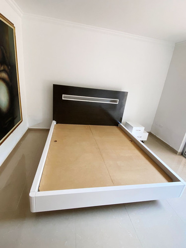 Cama Queen Como Nueva