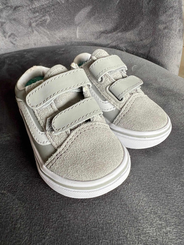 Zapatilla Vans Niño. No Nike. No adidas. No Puma. No Reebok