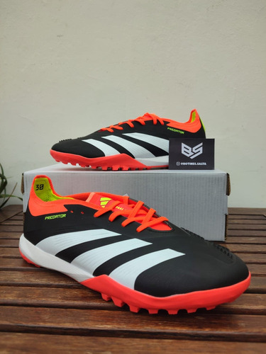 Botines De Fútbol Sintético adidas Predator