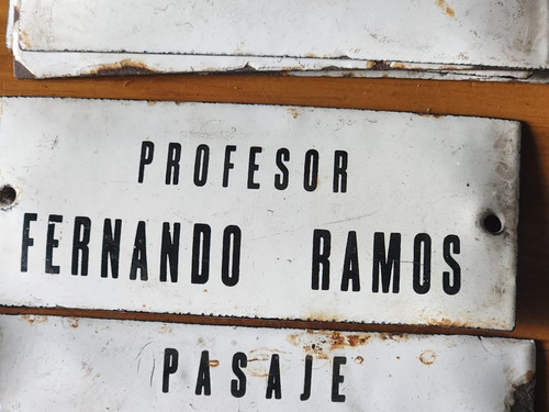 Cartel Antiguo Enlozado De Calle Profesor Fernando Ramos.