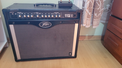 Amplificador Guitarra Peavey Bandit 112 Cubo + Footswitch