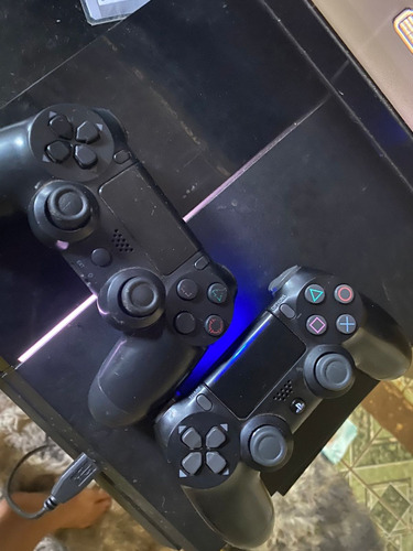 Vende-se Ps4 Fat Semi Novo Em Otimo Estado 