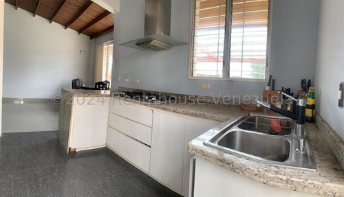 Maria Luisa Mendoza Vende Hermosa Y Acogedora Casa Moderna En Urbanización Privada De Cabudare Con Todos Los Servicios Basicos Rodeada De Bellas Areas Verdes Visitala 2 5 5 4 9 4