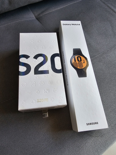 Samsung Galaxy S20 Fe + Galaxy Watch 4