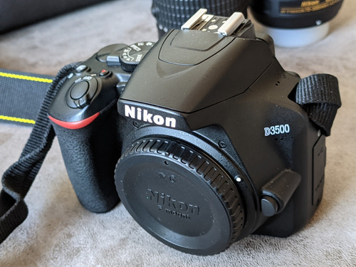 Camara Nikon D3500 