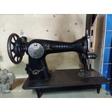 Maquina De Coser Antigua