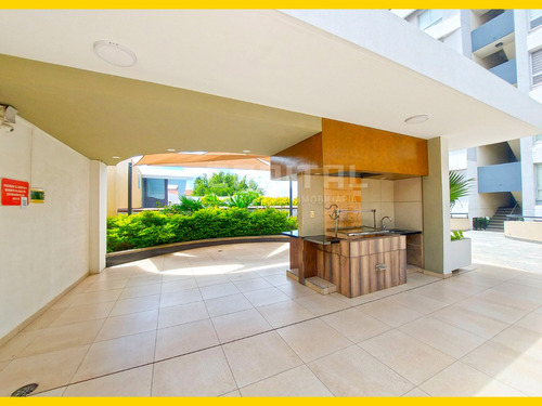 Departamento Amoblado De 1 Dormitorio Con Parqueo En Condominio Macororo 8!! - Imagen 2