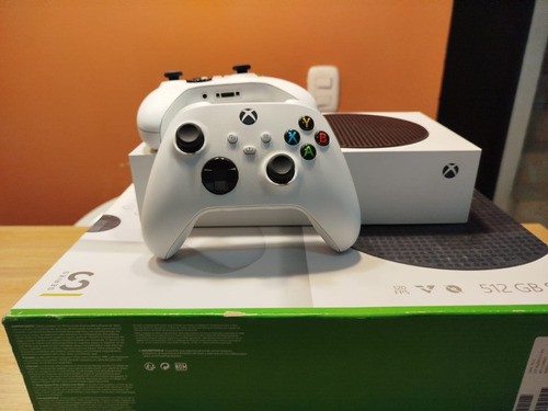 Xbox Series S / 512gb + 2 Controles
