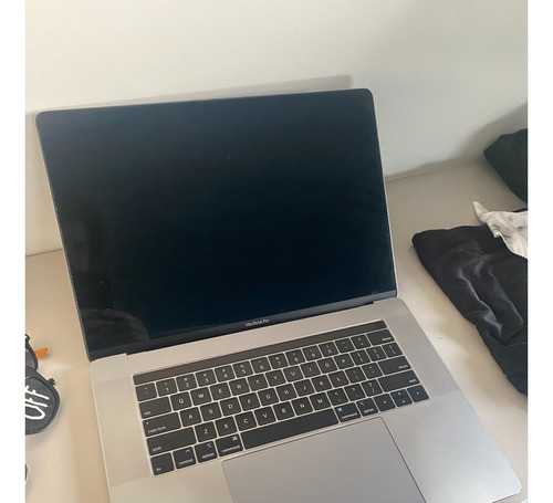 Macbook Pro 2019/2020 15' I7 16gb Ram 256ssd A1990