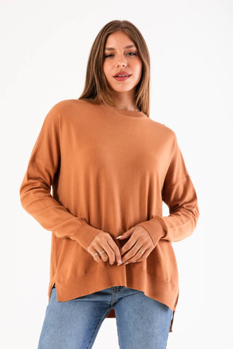 Sweater Siena Oversize C/tajo Irregular.