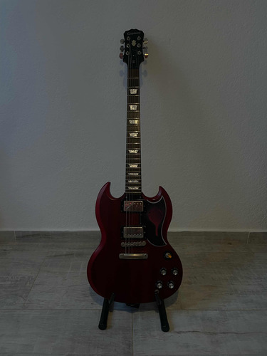 Combo EpiPhone Sg Guitarra-amplificador-estuche Y Accesorios