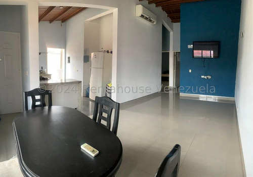 Maria Luisa Mendoza Vende Hermosa Y Acogedora Casa Moderna En Urbanización Privada De Cabudare Con Todos Los Servicios Basicos Rodeada De Bellas Areas Verdes Visitala 2 5 5 4 9 4 - Imagen 3