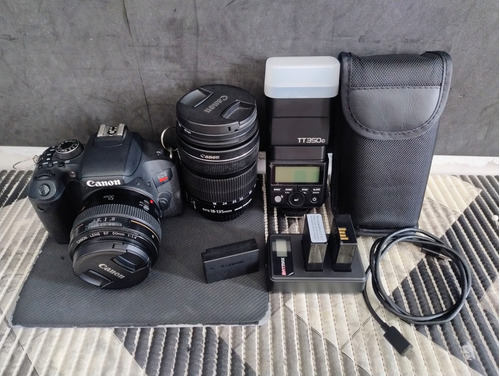 Camera Canon T7i + Lentes Canon 50mm E 18-135mm+flash Godox
