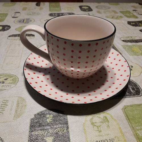 Taza Y Plato  Grandes De Home Studio Blanco Con Pintas Rojas