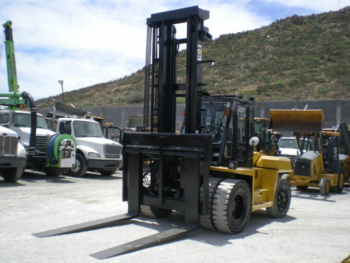 Montacargas Caterpillar Capacidad 30,000 Lbs 2008 Importado