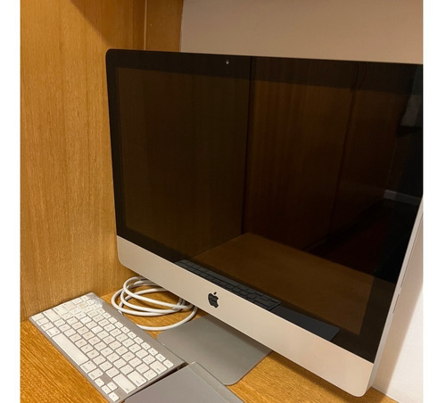 iMac 2010 (21.5-inch, Ssd 1tb, 8gb Ram) + Trackpad + Mouse