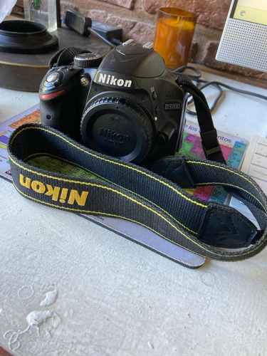 Cámara Nikon D3200 Con Lente Kit 18-55mm Vr Dslr Color Negro