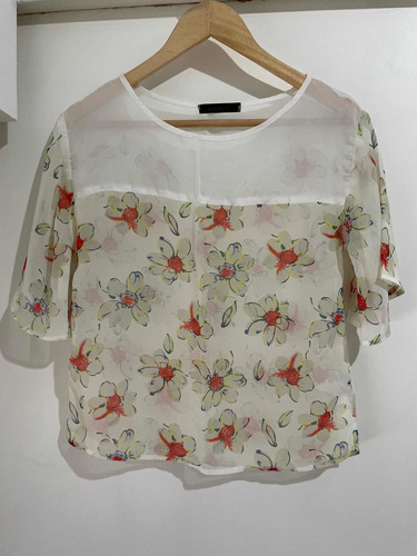 Blusa Blanca Con Estampado De Flores Verano