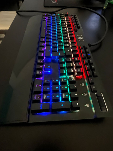 Teclado Gamer Redragon Yama K550 Outemu Purple Con Luz Rgb