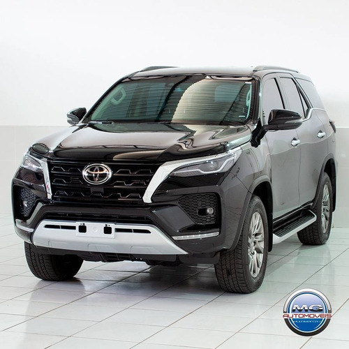 TOYOTA HILUX SW4 2.8 D-4D TURBO DIESEL SRX 7L 4X4 
