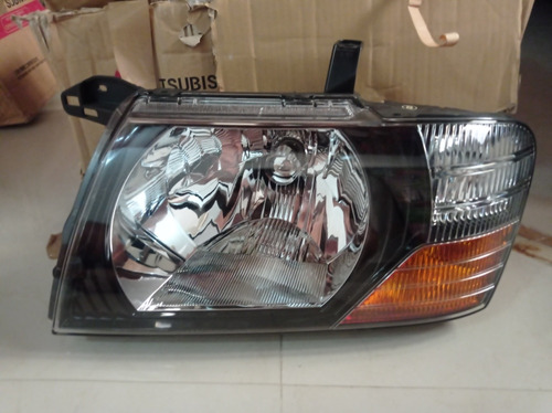 Faros Mitsubishi Montero Limited  Foto 3