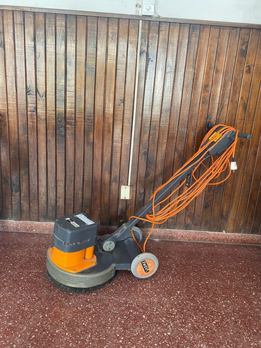 Lustradora De Piso Taski Ranger 200